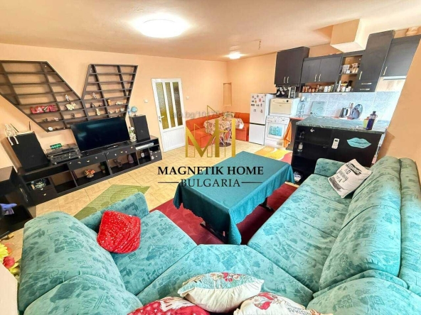 Дава се под наем Двустаен апартамент в Бургас, Възраждане - 70 кв.м за 402.9 € - Снимка #1