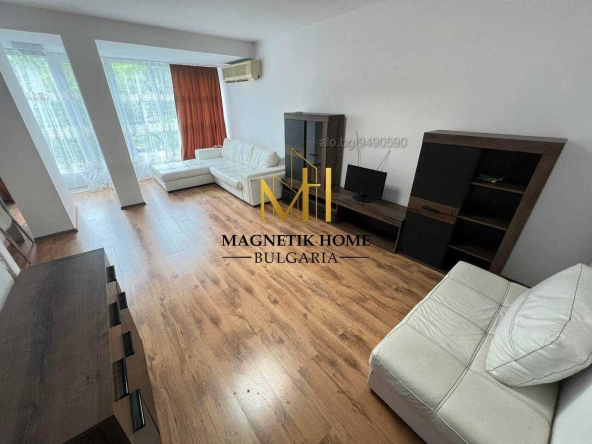 Дава се под наем Двустаен апартамент в Бургас, Център - 55 кв.м за 357 € - Снимка #1