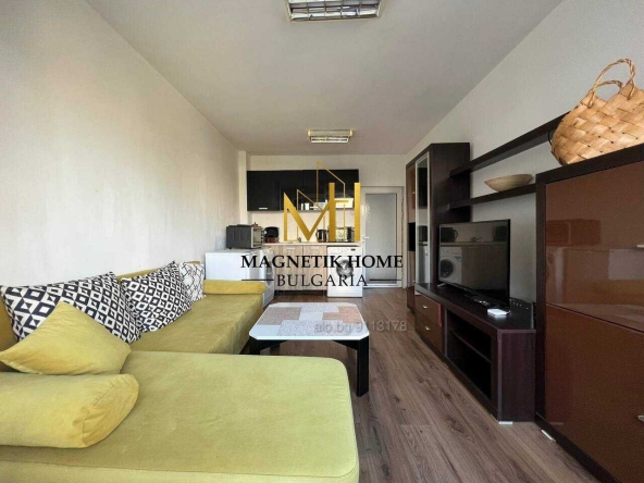 Дава се под наем Двустаен апартамент в Бургас, Център - 55 кв.м за 351.9 € - Снимка #1
