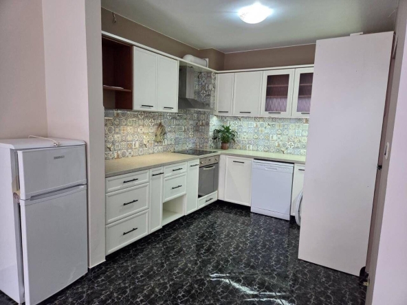 Дава се под наем Тристаен апартамент в София, Бояна - 120 кв.м за 746.64 € - Снимка #1