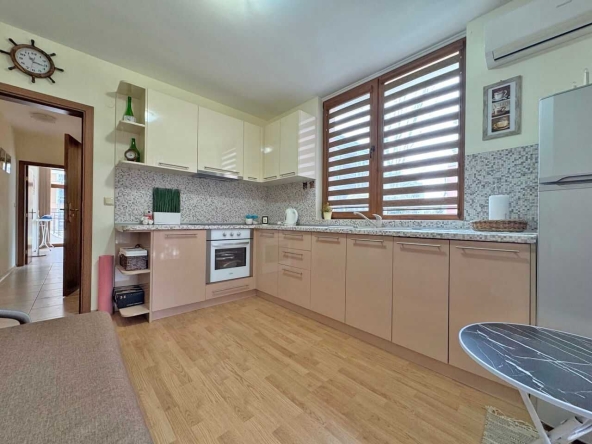 Тристаен апартамент в к.к. Слънчев бряг - 87 кв.м за 674 €/кв.м - Снимка #1