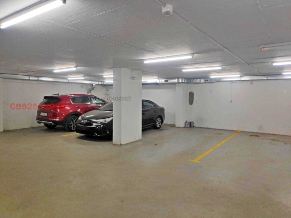 Дава се под наем Гараж / Паркомясто в София, Център - 22 кв.м за 149.43 € - Снимка #1