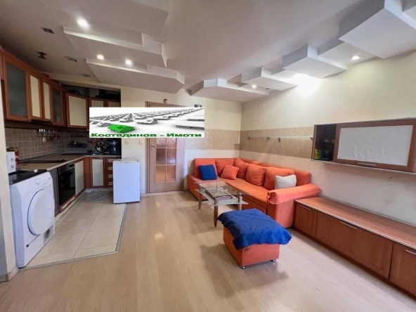 Тристаен апартамент в Пловдив, Център - 91 кв.м за 1154 €/кв.м - Снимка #1