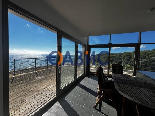 Четиристаен апартамент в Обзор - 279 кв.м за 965 €/кв.м - Снимка #1