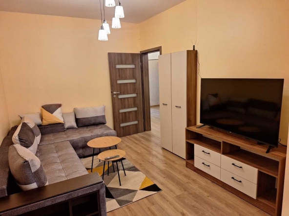 Дава се под наем Тристаен апартамент в София, Център - 80 кв.м за 1097.01 € - Снимка #1