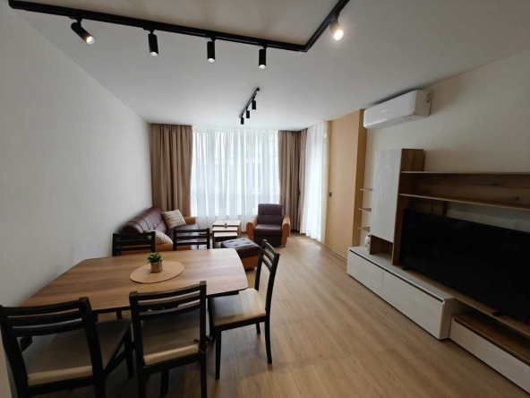 Дава се под наем Тристаен апартамент в София, Бъкстон - 101 кв.м за 897.6 € - Снимка #1