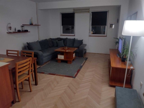 Дава се под наем Тристаен апартамент в София, Надежда 1 - 87 кв.м за 612 € - Снимка #1