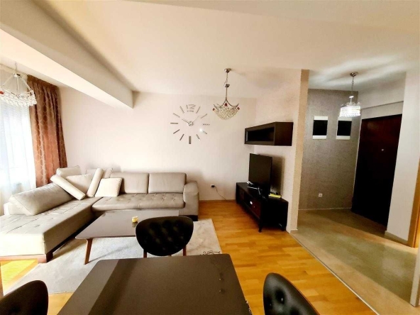 Дава се под наем Тристаен апартамент в София, Люлин 10 - 89 кв.м за 612 € - Снимка #1