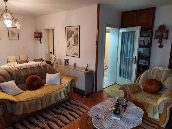 Дава се под наем Двустаен апартамент в София, Лозенец - 68 кв.м за 408 € - Снимка #1