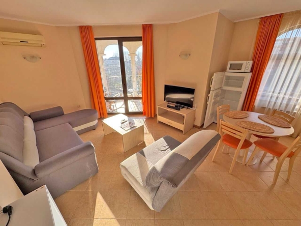 Тристаен апартамент в к.к. Слънчев бряг - 93 кв.м за 658 €/кв.м - Снимка #1