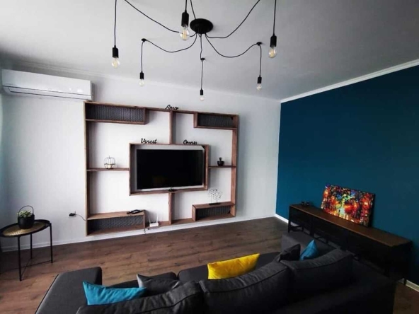 Дава се под наем Тристаен апартамент в Пловдив, Тракия - 86 кв.м за 538.56 € - Снимка #1