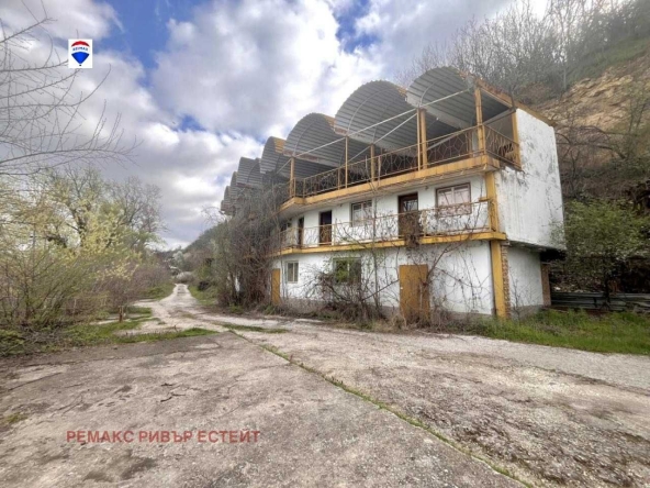 Хотел в Русе, Долапите - 521 кв.м за 261 €/кв.м - Снимка #1