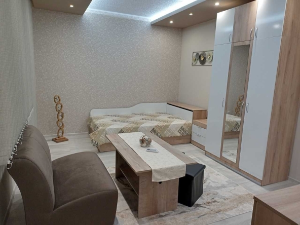 Дава се под наем Едностаен апартамент в Пловдив, Тракия - 36 кв.м за 297.84 € - Снимка #1