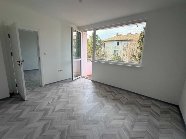 Двустаен апартамент в Поморие - 79 кв.м за 614 €/кв.м - Снимка #1