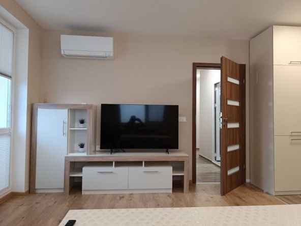 Дава се под наем Двустаен апартамент в София, Надежда 4 - 71 кв.м за 698.19 € - Снимка #1