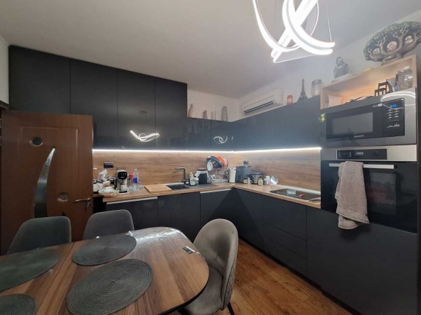Четиристаен апартамент в Пловдив, Тракия - 86 кв.м за 967 €/кв.м - Снимка #1