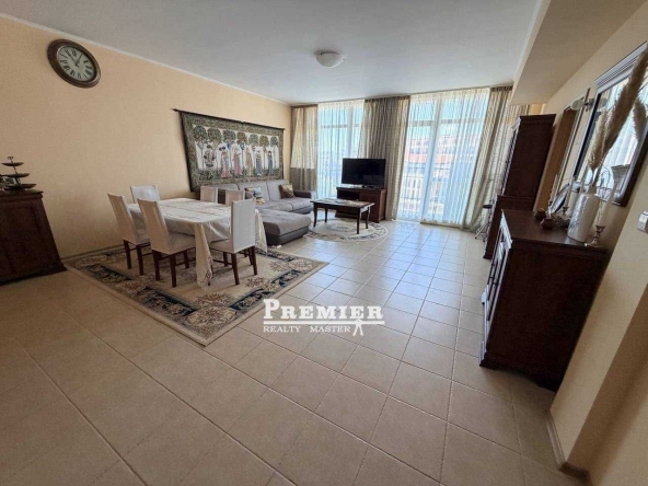 Тристаен апартамент в Поморие - 112 кв.м за 478 €/кв.м - Снимка #1