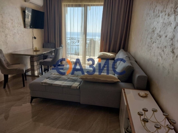 Тристаен апартамент в Несебър - 108 кв.м за 2196 €/кв.м - Снимка #1