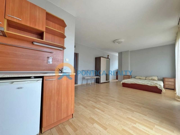 Двустаен апартамент в к.к. Слънчев бряг - 74 кв.м за 527 €/кв.м - Снимка #1