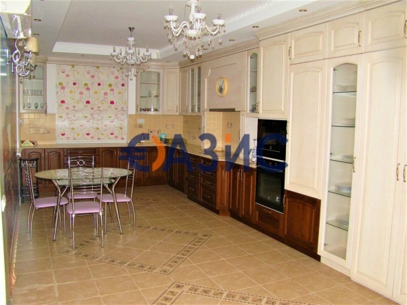 Къща в Сливен, Дружба - 922 кв.м за 396 €/кв.м - Снимка #1