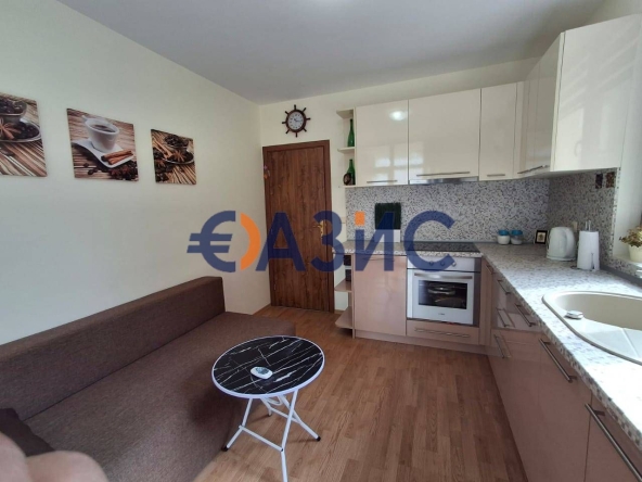 Тристаен апартамент в к.к. Слънчев бряг - 87 кв.м за 651 €/кв.м - Снимка #1