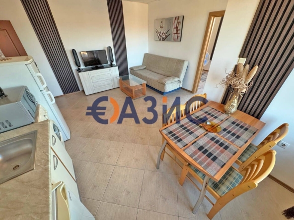 Тристаен апартамент в к.к. Слънчев бряг - 77 кв.м за 586 €/кв.м - Снимка #1