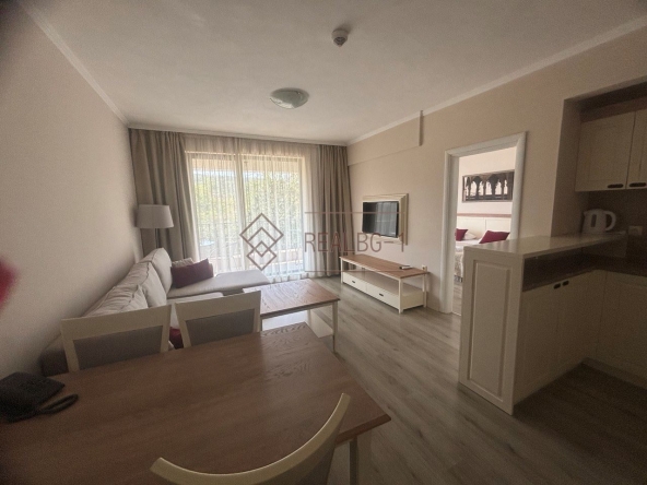 Тристаен апартамент в Балчик - 96 кв.м за 595 €/кв.м - Снимка #1