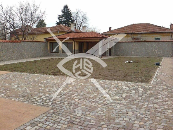 Къща в Първомай - 227 кв.м за 1236 €/кв.м - Снимка #1
