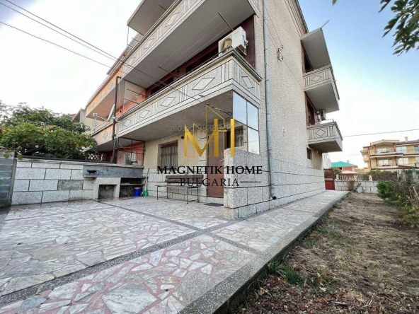 Дава се под наем Къща в Бургас, Ветрен - 300 кв.м за 765 € - Снимка #1