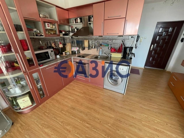 Тристаен апартамент в Свети Влас - 82 кв.м за 1555 €/кв.м - Снимка #1