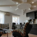 Дава се под наем Тристаен апартамент в Пловдив, Съдийски - 100 кв.м за 510 € - Снимка #1