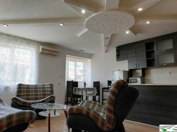 Дава се под наем Тристаен апартамент в Пловдив, Съдийски - 100 кв.м за 510 € - Снимка #1