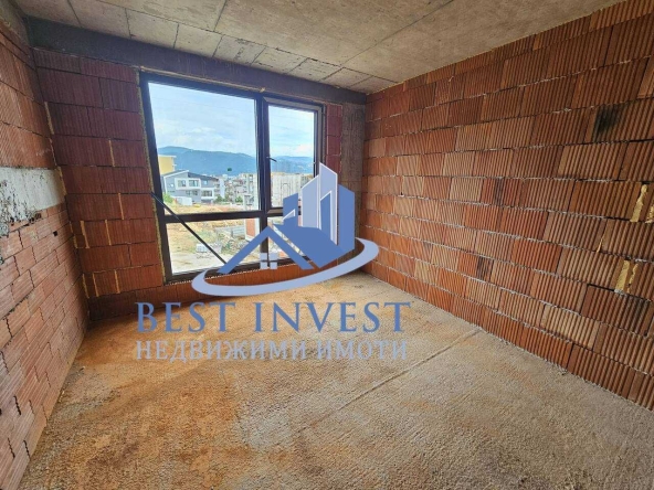 Дава се под наем Тристаен апартамент в Благоевград, Освобождение - 96 кв.м за 81301 € - Снимка #1