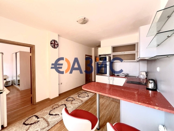 Тристаен апартамент в к.к. Слънчев бряг - 69 кв.м за 812 €/кв.м - Снимка #1