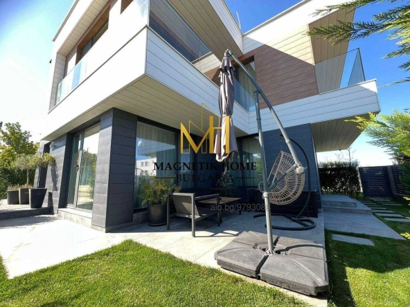 Дава се под наем Къща в Бургас, Крайморие - 160 кв.м за 2040 € - Снимка #1