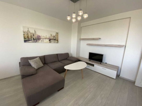 Дава се под наем Тристаен апартамент в Пловдив, Център - 120 кв.м за 650 € - Снимка #1