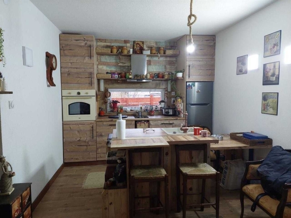 Дава се под наем Двустаен апартамент в Бургас, Зорница - 65 кв.м за 153 € - Снимка #1