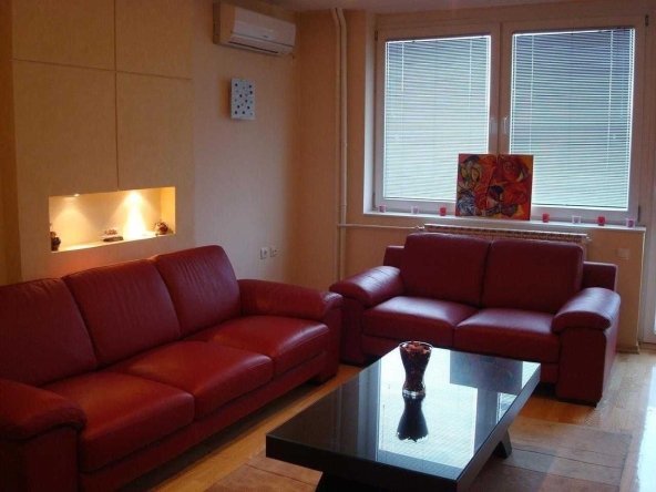 Дава се под наем Двустаен апартамент в Бургас, Братя Миладинови - 68 кв.м за 204 € - Снимка #1