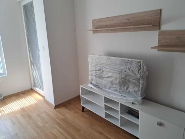 Дава се под наем Двустаен апартамент в Пловдив, Южен - 54 кв.м за 224.4 € - Снимка #1