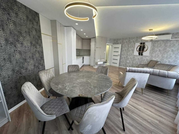 Тристаен апартамент в Пловдив, Съдийски - 118 кв.м за 1780 €/кв.м - Снимка #1