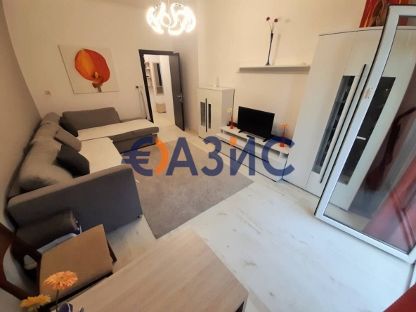 Тристаен апартамент в к.к. Слънчев бряг - 70 кв.м за 1086 €/кв.м - Снимка #1