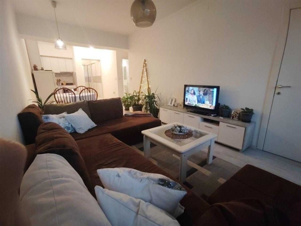 Дава се под наем Тристаен апартамент в Пловдив, Въстанически - 83 кв.м за 367.2 € - Снимка #1