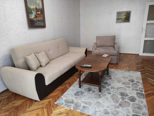 Дава се под наем Многостаен апартамент в Бургас, Център - 110 кв.м за 433.5 € - Снимка #1