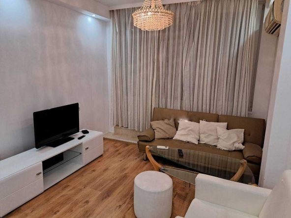 Дава се под наем Двустаен апартамент в Бургас, Братя Миладинови - 50 кв.м за 408 € - Снимка #1