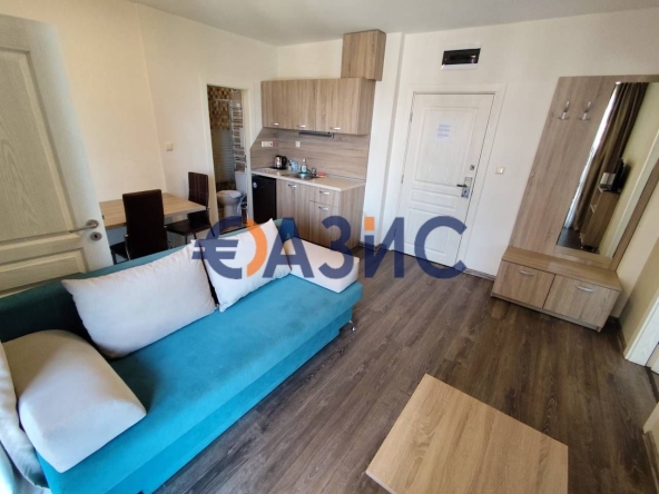 Тристаен апартамент в к.к. Слънчев бряг - 70 кв.м за 758 €/кв.м - Снимка #1