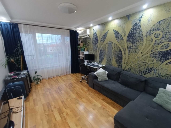 Дава се под наем Тристаен апартамент в София, Дружба 1 - 62 кв.м за 598.23 € - Снимка #1