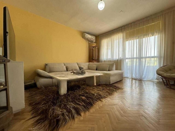 Тристаен апартамент в Пловдив, Център - 100 кв.м за 2010 €/кв.м - Снимка #1