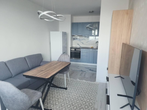 Дава се под наем Двустаен апартамент в Бургас, Славейков - 45 кв.м за 510 € - Снимка #1