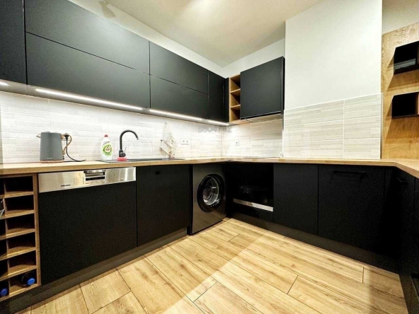 Тристаен апартамент в Пловдив, Кършияка - 104 кв.м за 1730 €/кв.м - Снимка #1