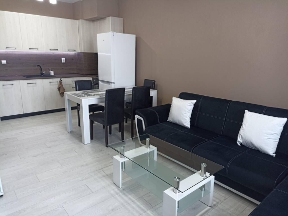 Дава се под наем Двустаен апартамент в Бургас, Изгрев - 60 кв.м за 510 € - Снимка #1